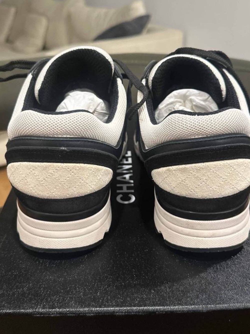Chanel 22S CC Logo Low Top Lace Up Sneakers Size 43 Mens - Picture 4 of 7